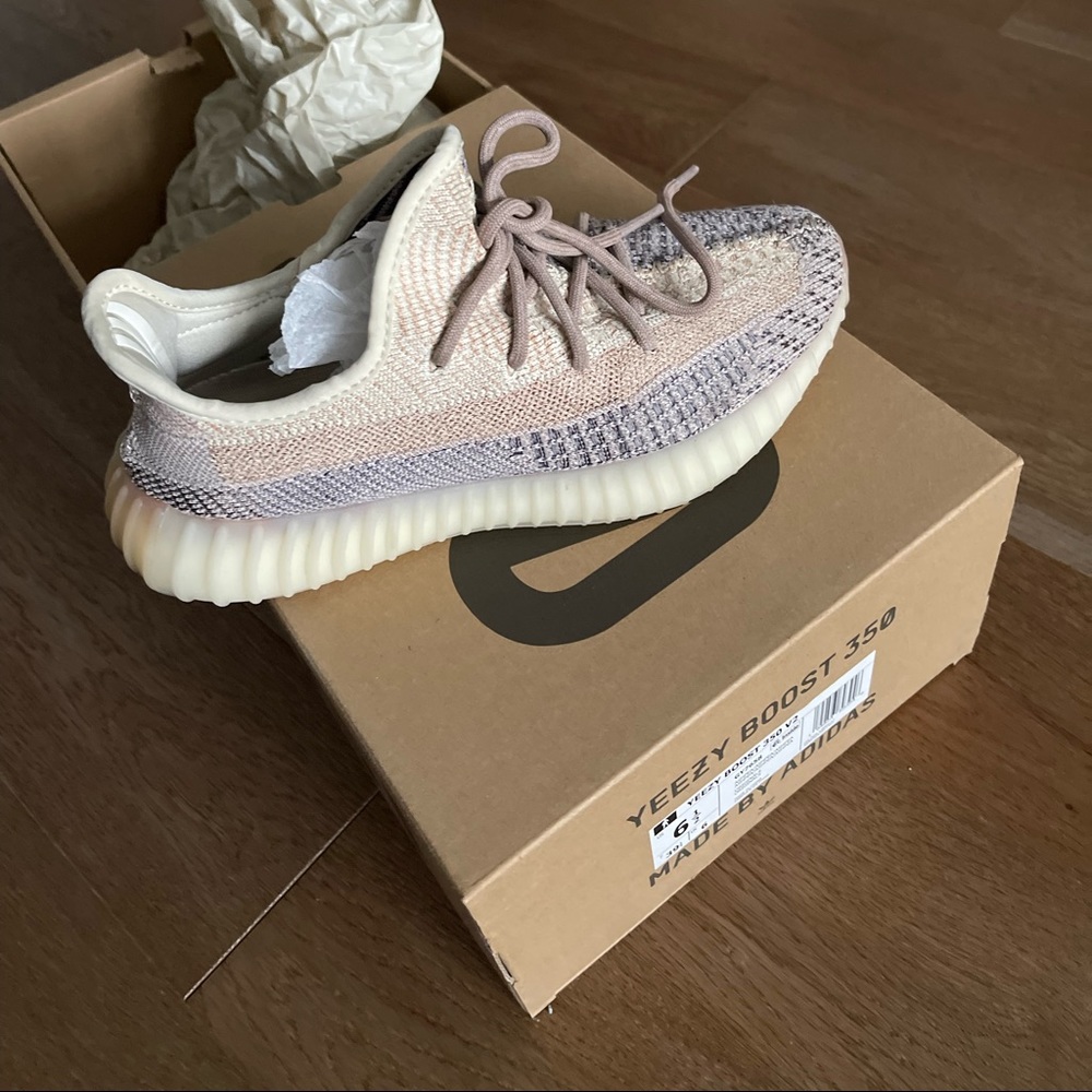 Yeezy Boost 350 V2 Ashpearl. Size 6.5